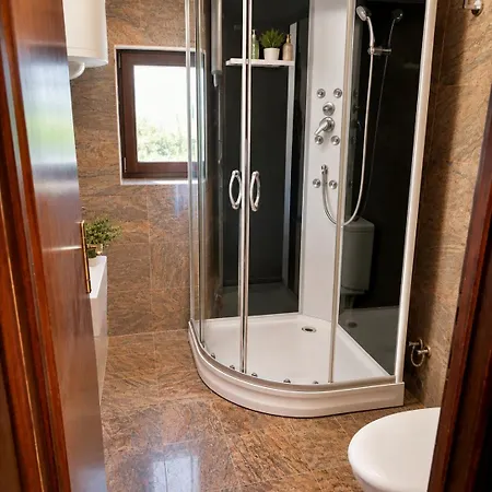 Vila Rogoznica روغوزنيكا