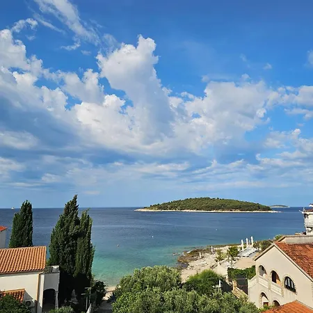 Vila Rogoznica فيلة *